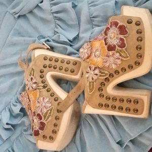 Jeffrey Campbell Platforms